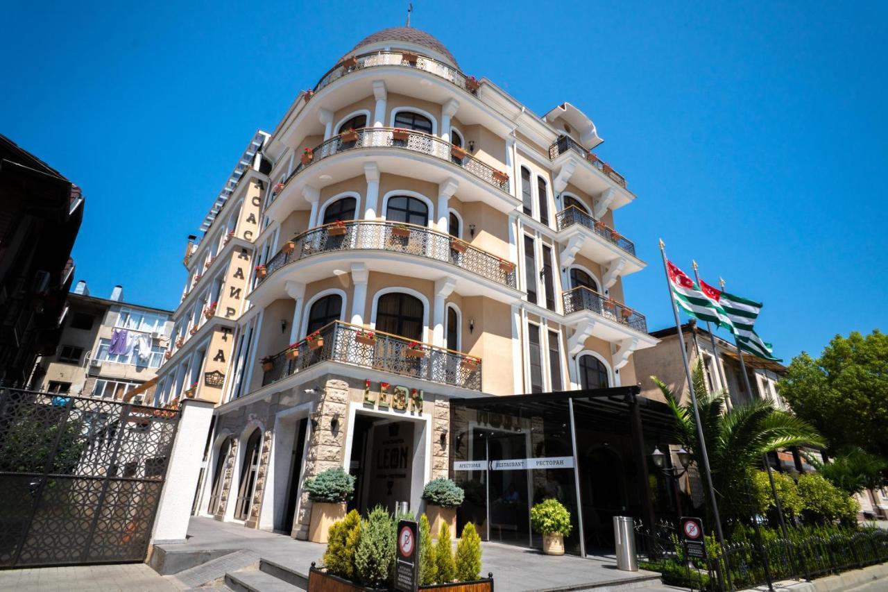 Leon Boutique Hotel Sukhumi Exterior foto